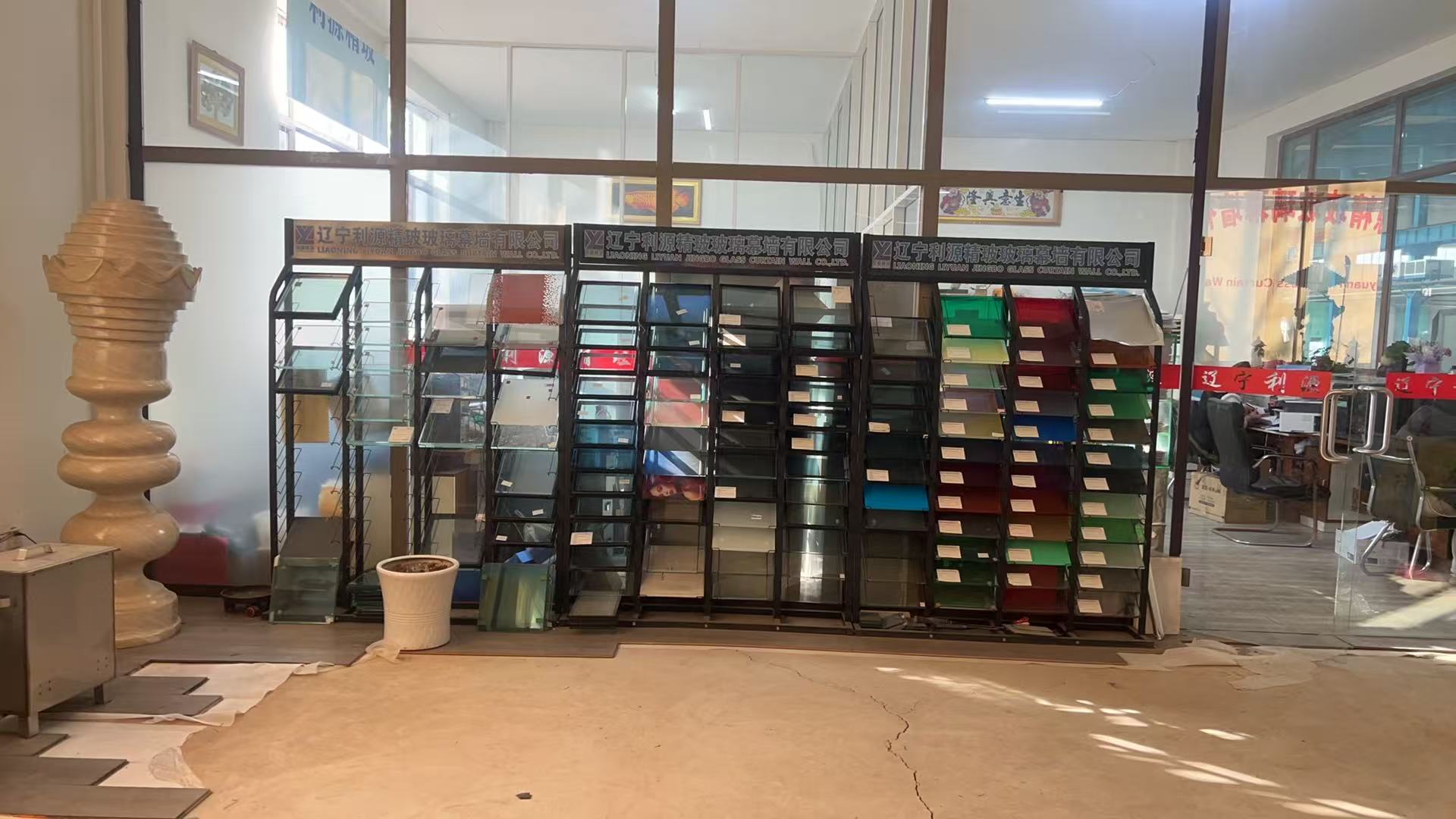 乌兰察布市工程玻璃批量采购夹胶玻璃 - 方案